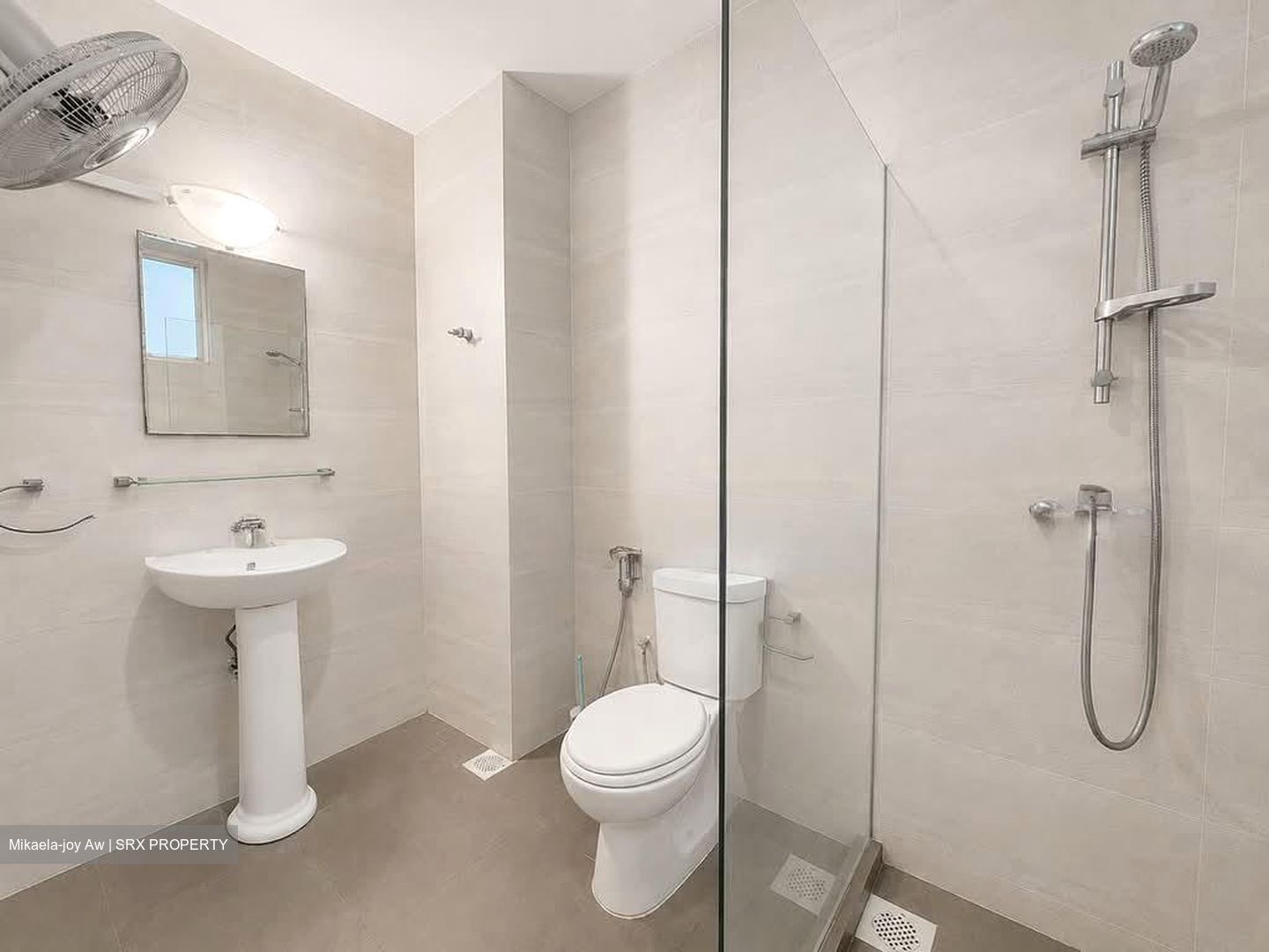 The Baycourt (D16), Condominium #571759001